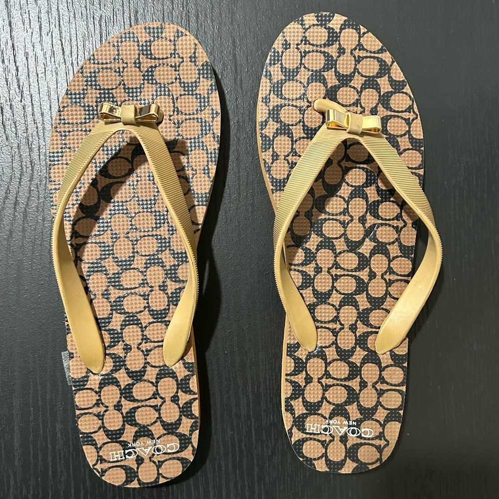 Coach Flip Flops New Size 9-10